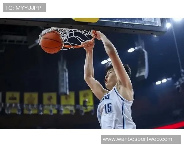 媒体人指出杨瀚森需提升三分投射训练以弥补移动能力短板