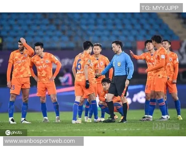 梅开二度的拉斐尔维加助力帕尔梅拉斯逆转胜利展现伟大比赛精神